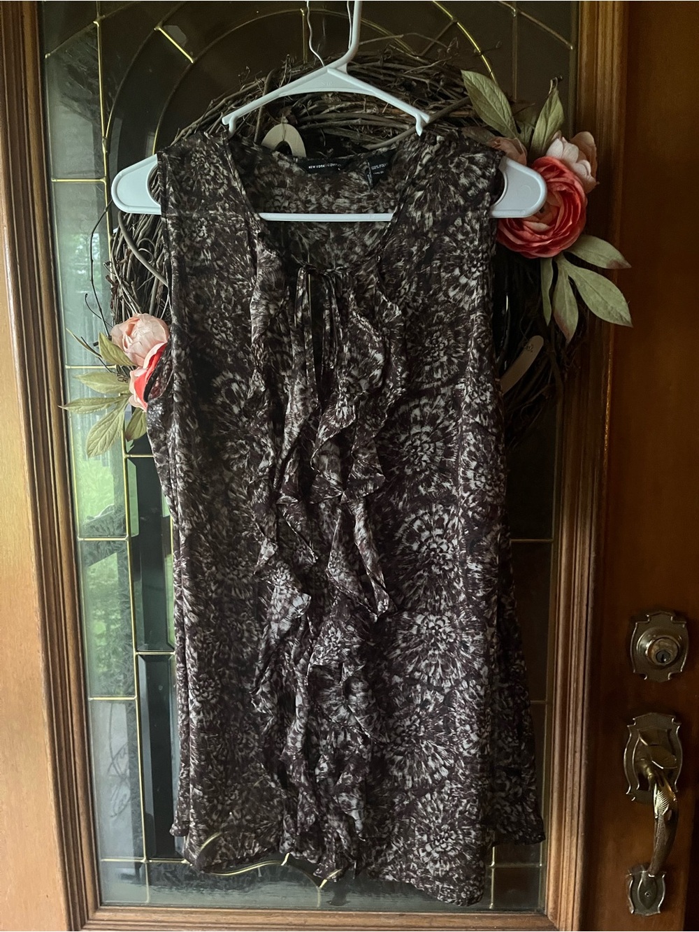 New York & Company Brown Patterned Ruffled Sleeveless Blouse